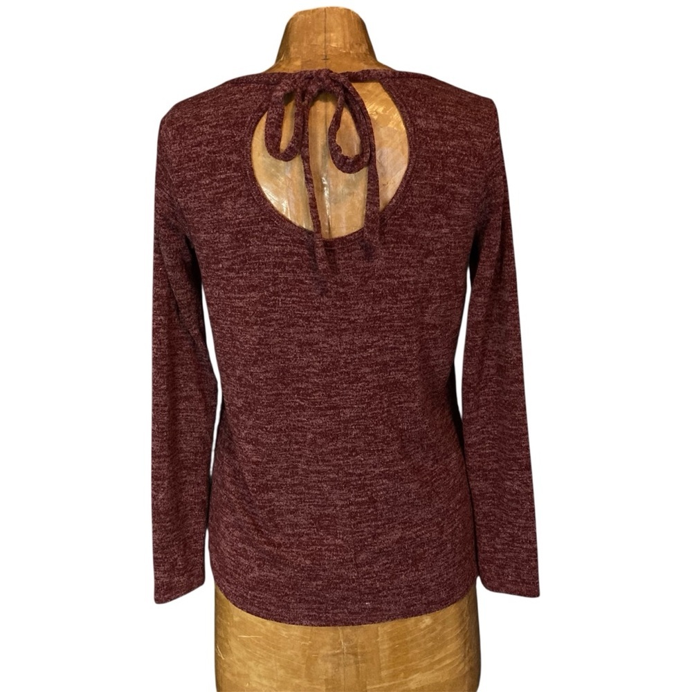 Vintage Heathered Burgundy Long Sleeve Sweater with Tie Closure at Back‎